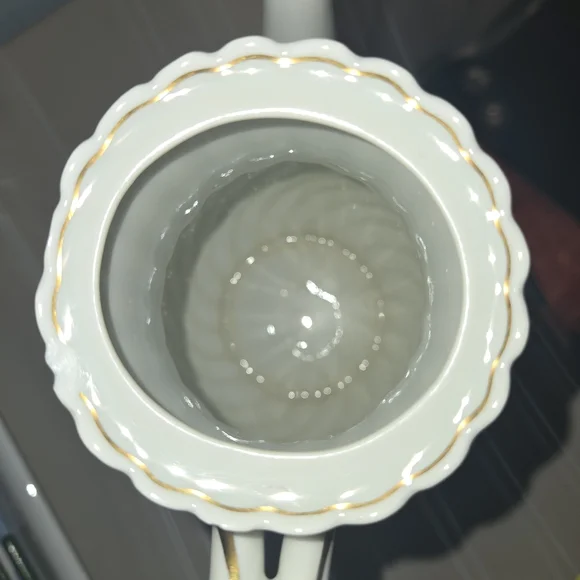 VINTAGE Haviland White Teapot with Blue Floral Design - Picture 16 of 16